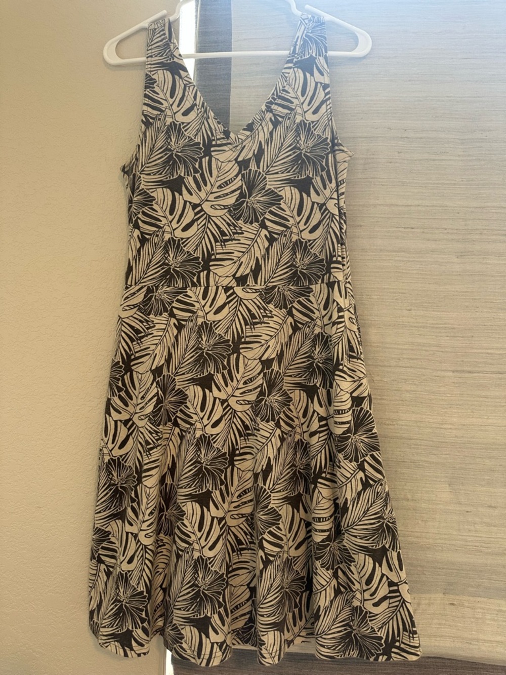 Pact Olive Green& Cream V-Neck Tropical Midi Dress- Sz M